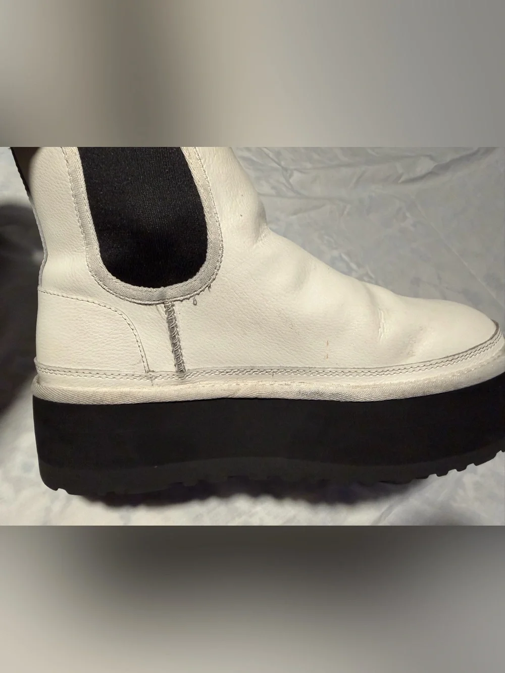 UGG White Leather Platform Chelsea Boots with Black Elastic size 8